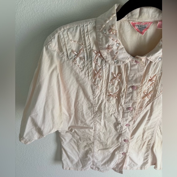 Cottagecore Pink Short Sleeve Blouse w/ Beaded Details size small from Biz Tango - Picture 6 of 8